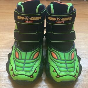 Skechers "Skech-Saurus Lights" kids size 2 water repellent boots